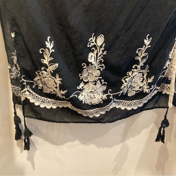 MARCUS ADLER Sz O/S Embroidered Floral Beaded Tassels Beach Cover Up Kimono - Picture 5 of 11